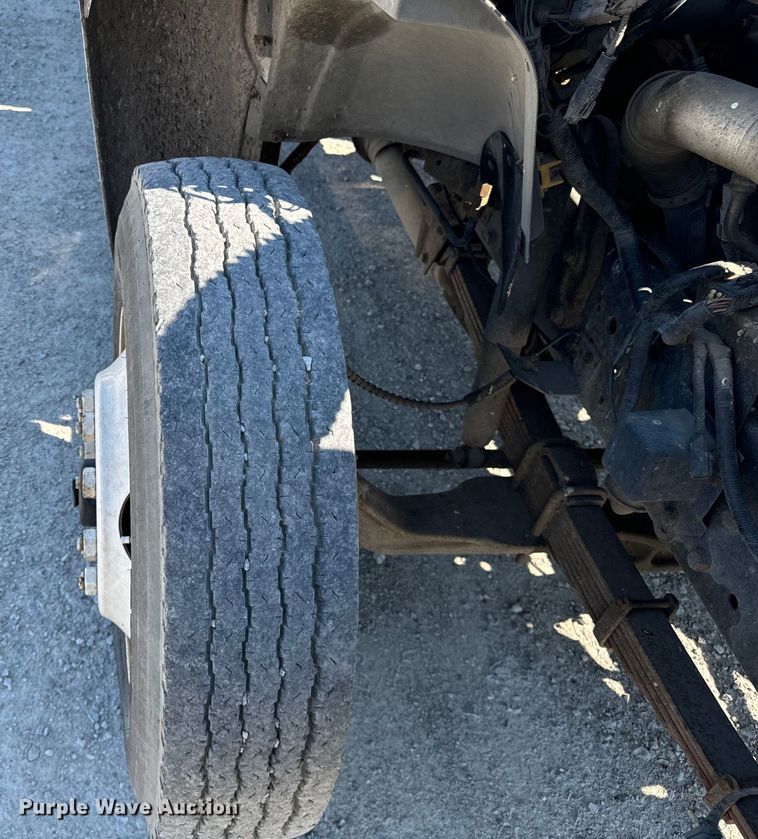 image for item OG9620 1994 Ford F700  vacuum truck