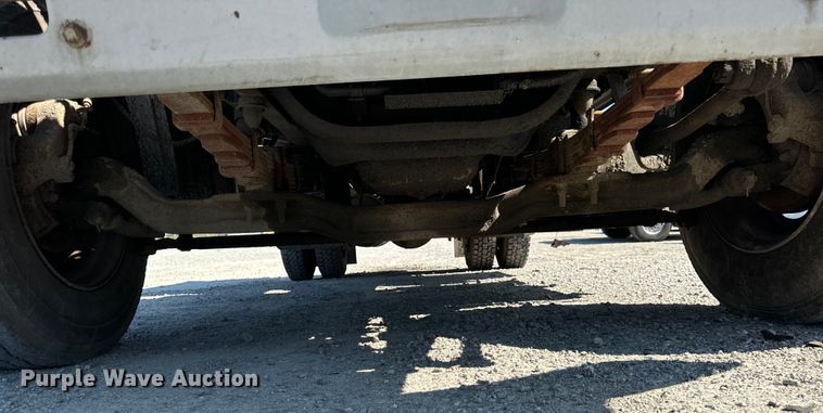 image for item OG9620 1994 Ford F700  vacuum truck