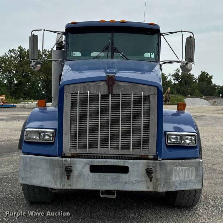 image for item OG9622 2001 Kenworth  T800 ready mix truck