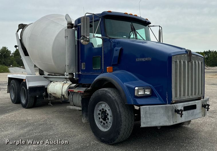 image for item OG9622 2001 Kenworth  T800 ready mix truck