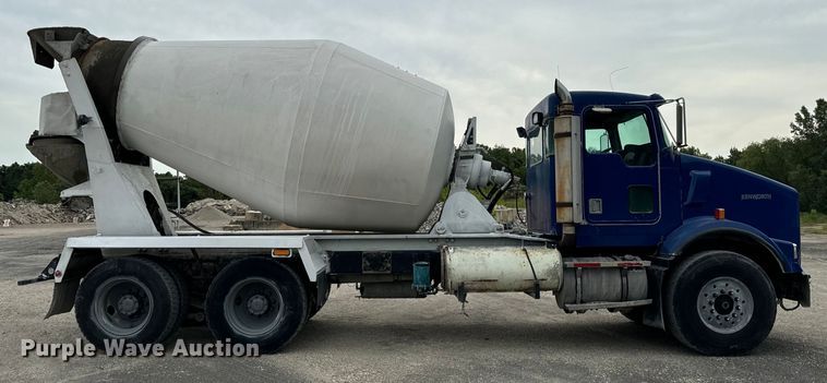 image for item OG9622 2001 Kenworth  T800 ready mix truck