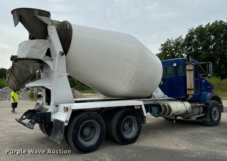 image for item OG9622 2001 Kenworth  T800 ready mix truck