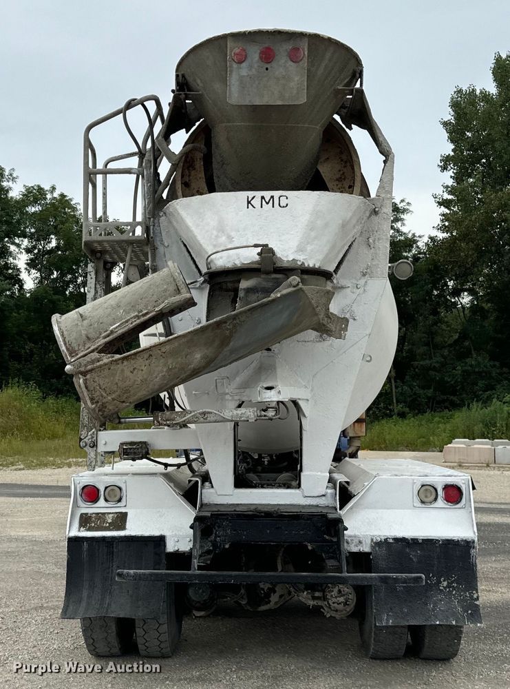 image for item OG9622 2001 Kenworth  T800 ready mix truck