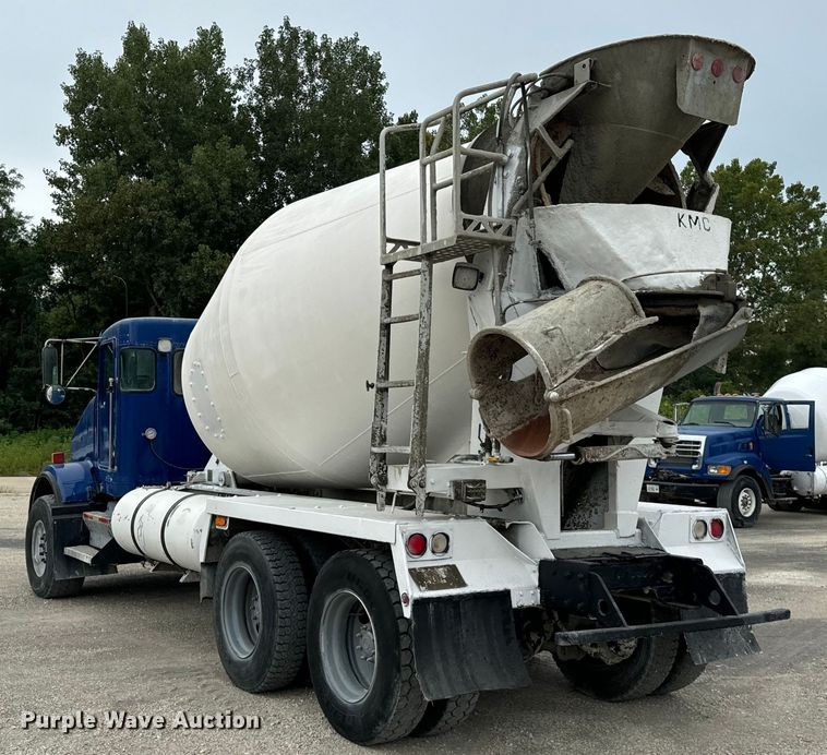 image for item OG9622 2001 Kenworth  T800 ready mix truck