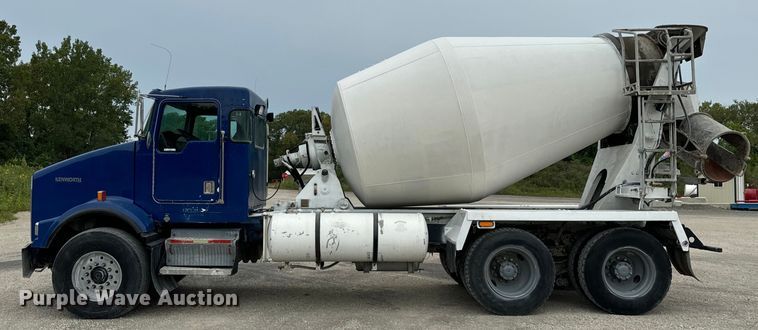 image for item OG9622 2001 Kenworth  T800 ready mix truck