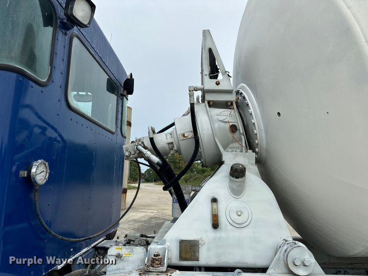 image for item OG9622 2001 Kenworth  T800 ready mix truck