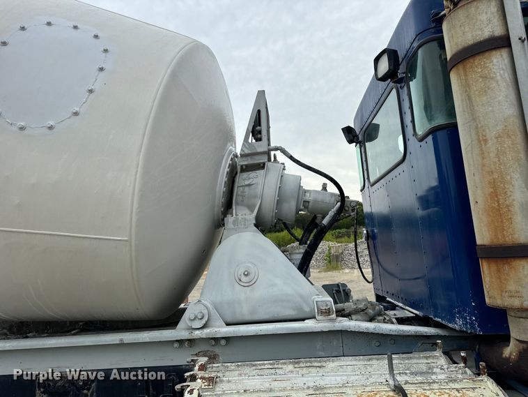 image for item OG9622 2001 Kenworth  T800 ready mix truck