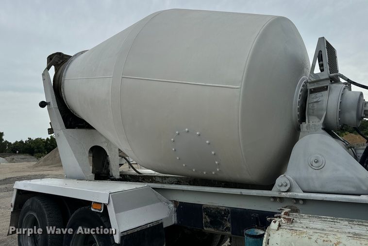 image for item OG9622 2001 Kenworth  T800 ready mix truck