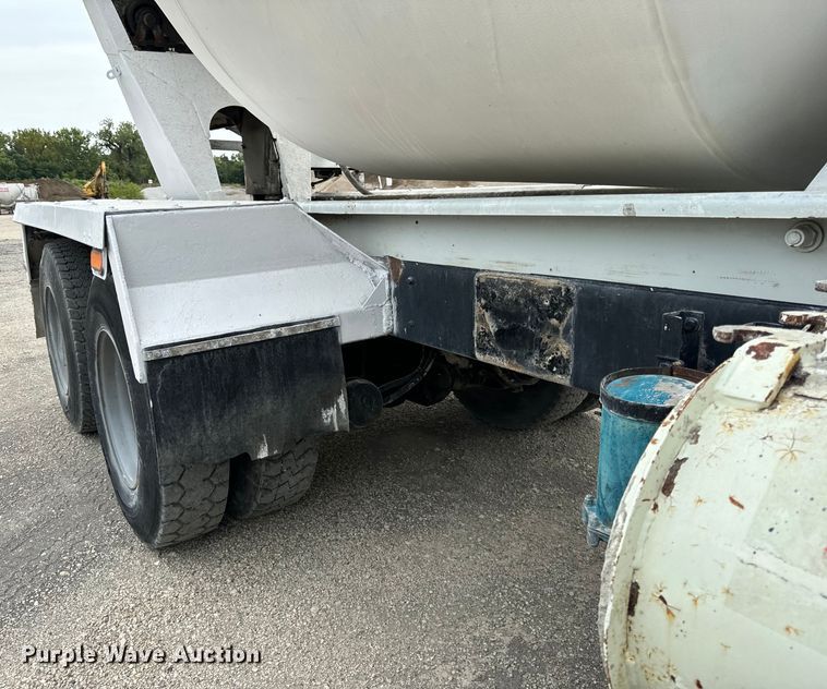 image for item OG9622 2001 Kenworth  T800 ready mix truck