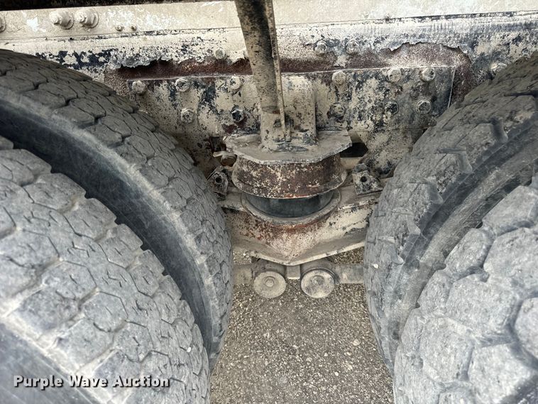 image for item OG9622 2001 Kenworth  T800 ready mix truck