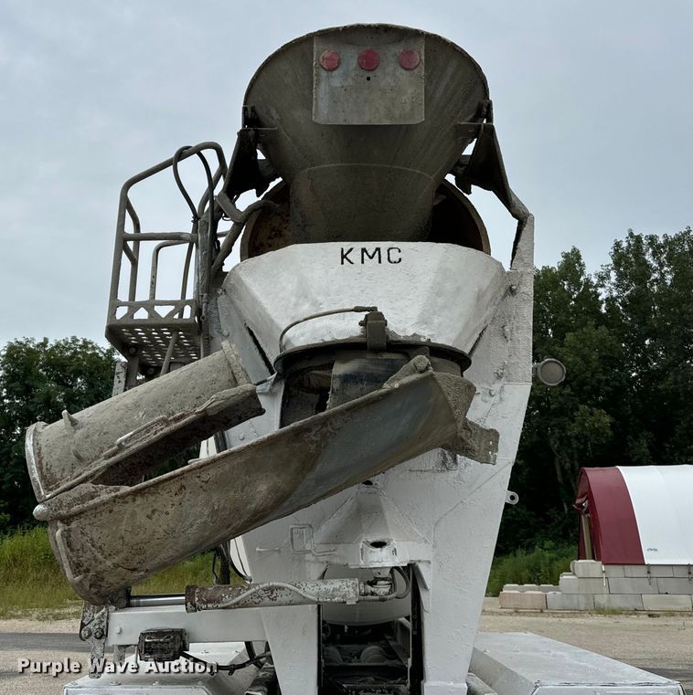 image for item OG9622 2001 Kenworth  T800 ready mix truck