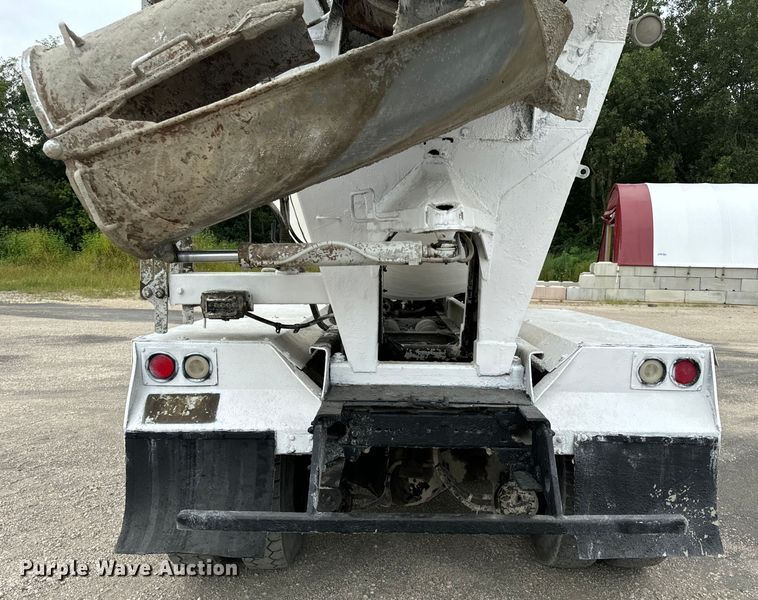 image for item OG9622 2001 Kenworth  T800 ready mix truck