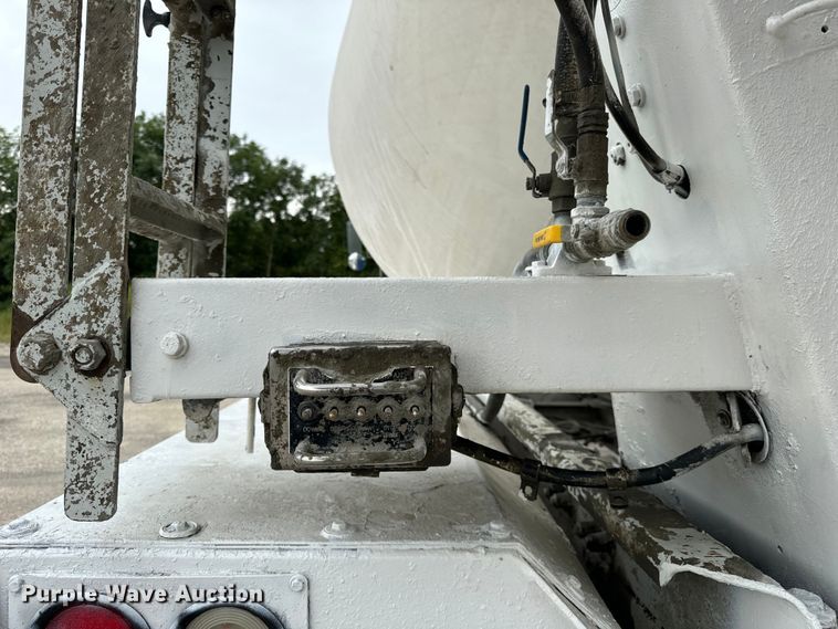 image for item OG9622 2001 Kenworth  T800 ready mix truck