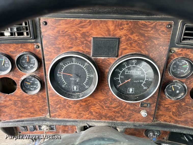 image for item OG9622 2001 Kenworth  T800 ready mix truck