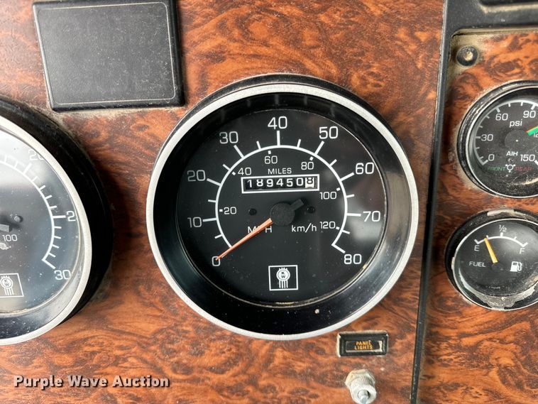 image for item OG9622 2001 Kenworth  T800 ready mix truck