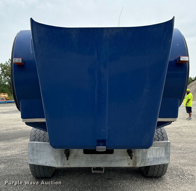 image for item OG9622 2001 Kenworth  T800 ready mix truck