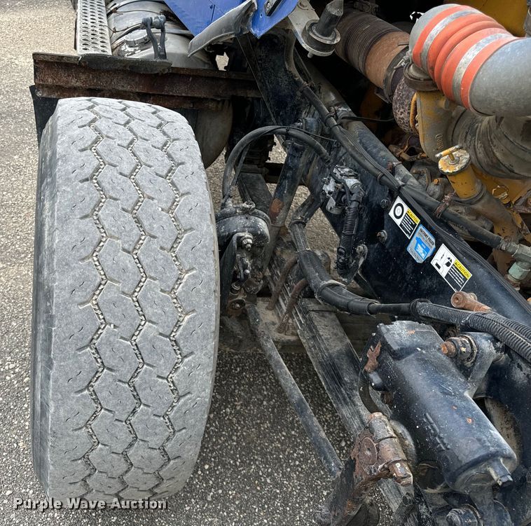 image for item OG9622 2001 Kenworth  T800 ready mix truck