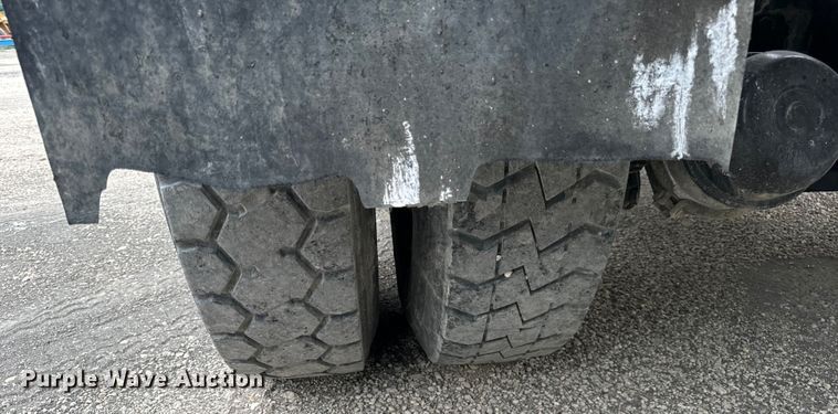 image for item OG9622 2001 Kenworth  T800 ready mix truck