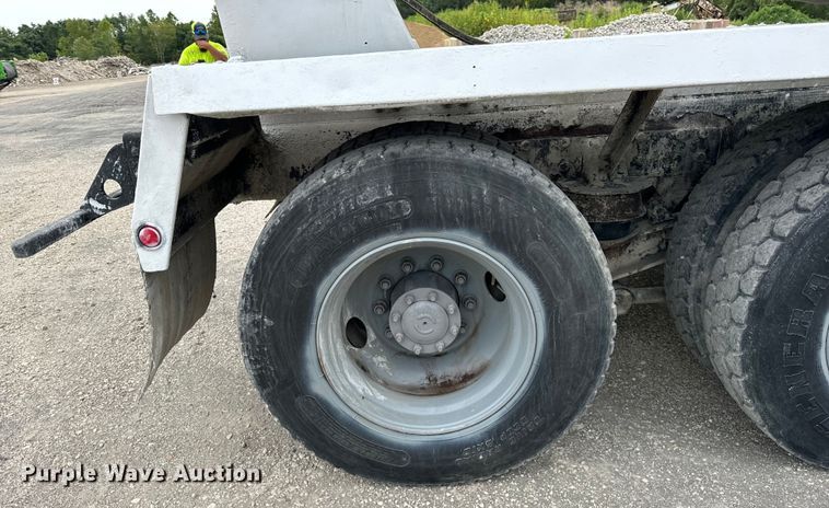 image for item OG9622 2001 Kenworth  T800 ready mix truck