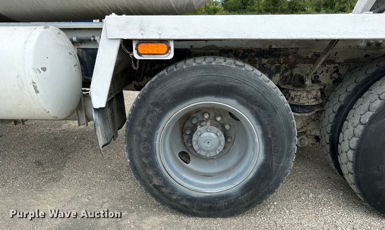 image for item OG9622 2001 Kenworth  T800 ready mix truck