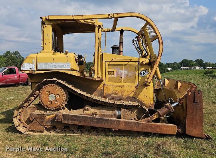 image for item OJ9789 1995 Caterpillar  D6H dozer