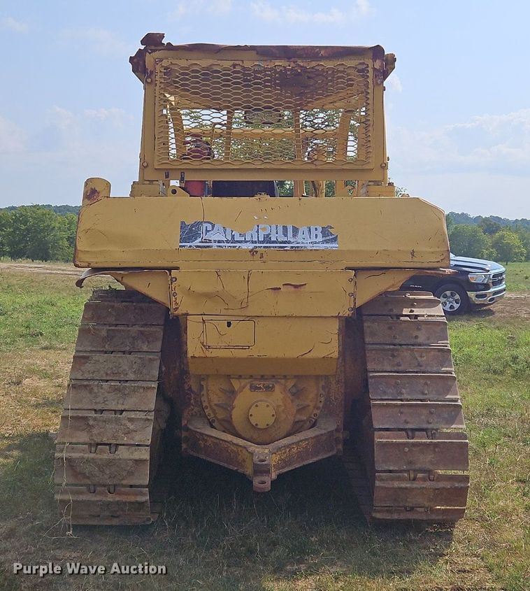 image for item OJ9789 1995 Caterpillar  D6H dozer