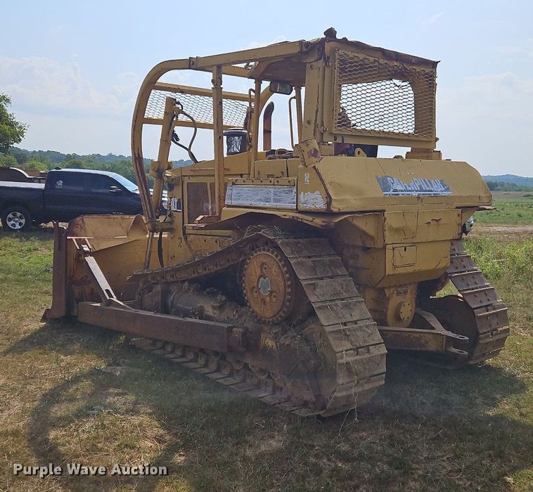 image for item OJ9789 1995 Caterpillar  D6H dozer