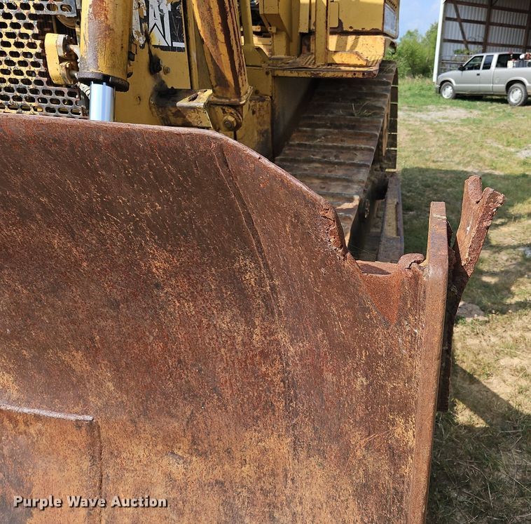 image for item OJ9789 1995 Caterpillar  D6H dozer