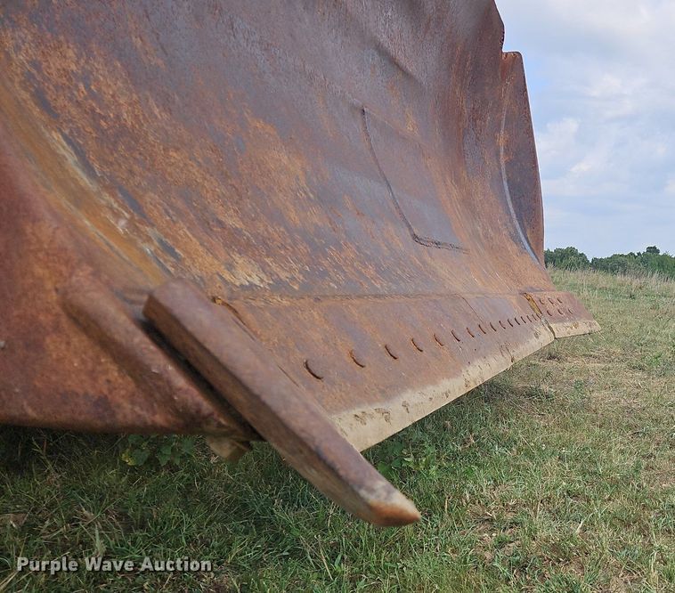 image for item OJ9789 1995 Caterpillar  D6H dozer