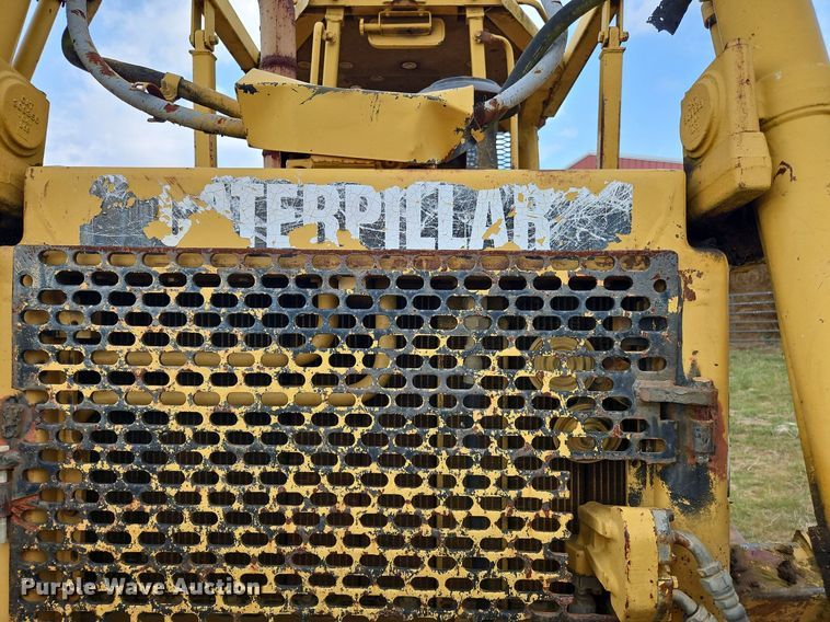 image for item OJ9789 1995 Caterpillar  D6H dozer