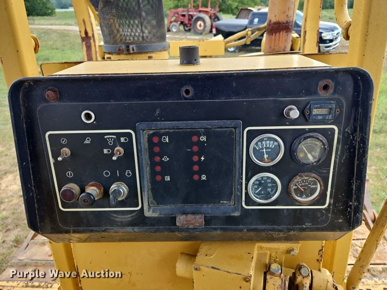 image for item OJ9789 1995 Caterpillar  D6H dozer
