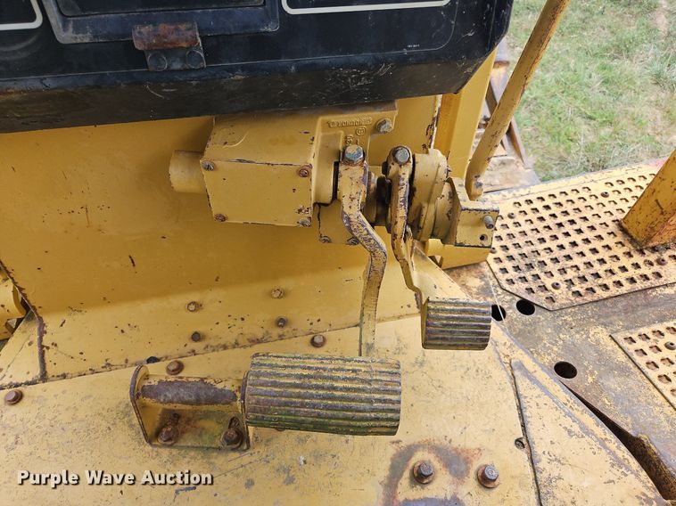 image for item OJ9789 1995 Caterpillar  D6H dozer