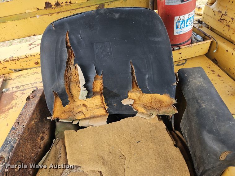 image for item OJ9789 1995 Caterpillar  D6H dozer