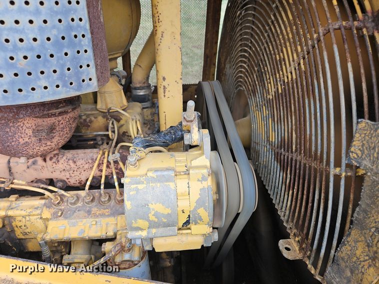 image for item OJ9789 1995 Caterpillar  D6H dozer