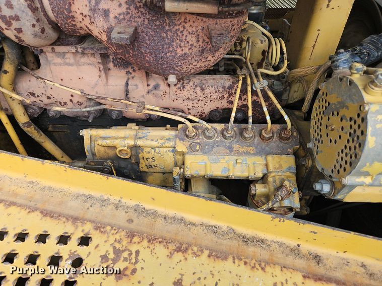 image for item OJ9789 1995 Caterpillar  D6H dozer