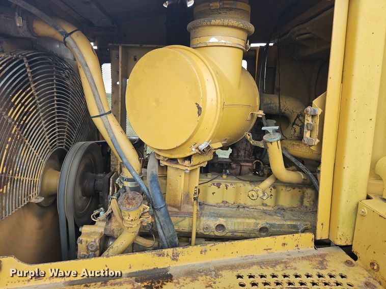 image for item OJ9789 1995 Caterpillar  D6H dozer
