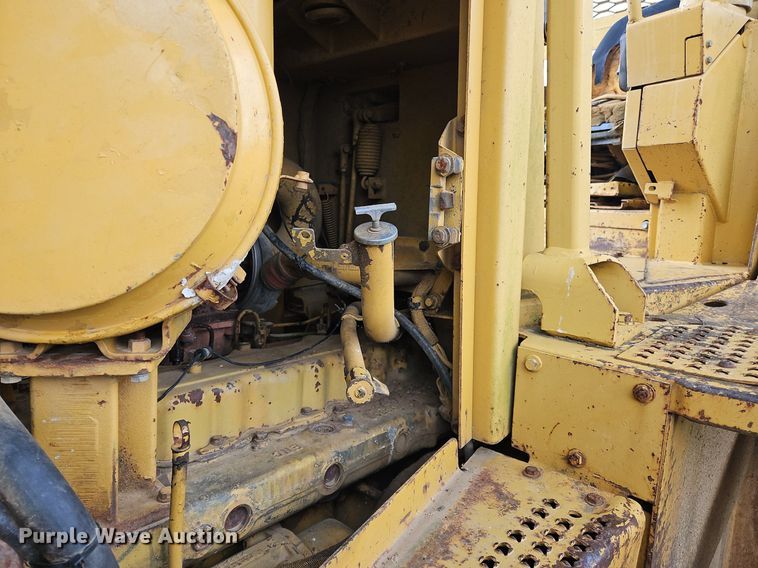 image for item OJ9789 1995 Caterpillar  D6H dozer