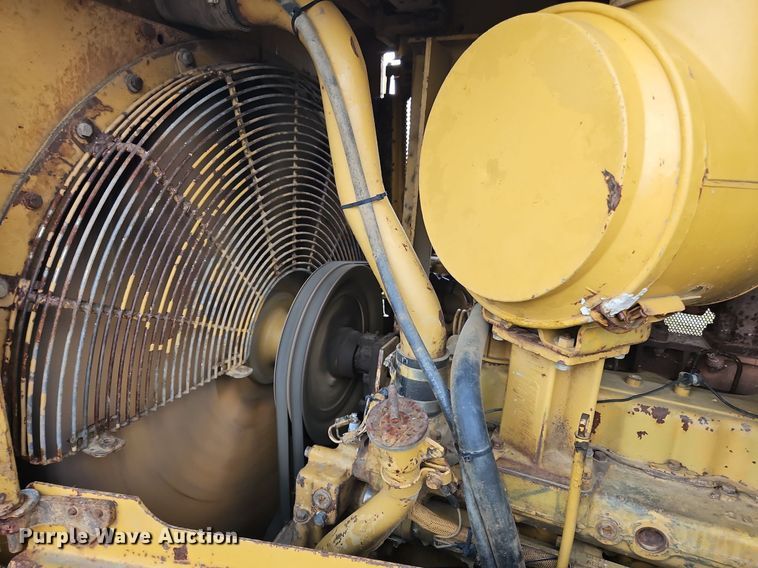 image for item OJ9789 1995 Caterpillar  D6H dozer