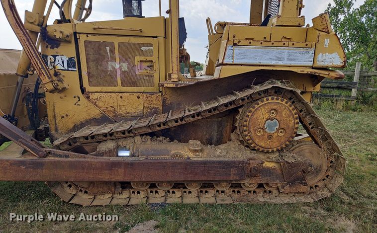 image for item OJ9789 1995 Caterpillar  D6H dozer