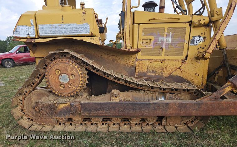 image for item OJ9789 1995 Caterpillar  D6H dozer