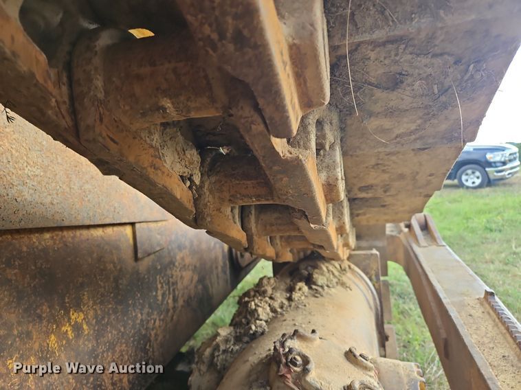 image for item OJ9789 1995 Caterpillar  D6H dozer