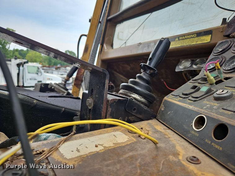 image for item OJ9793 2002 Tigercat 720C feller buncher