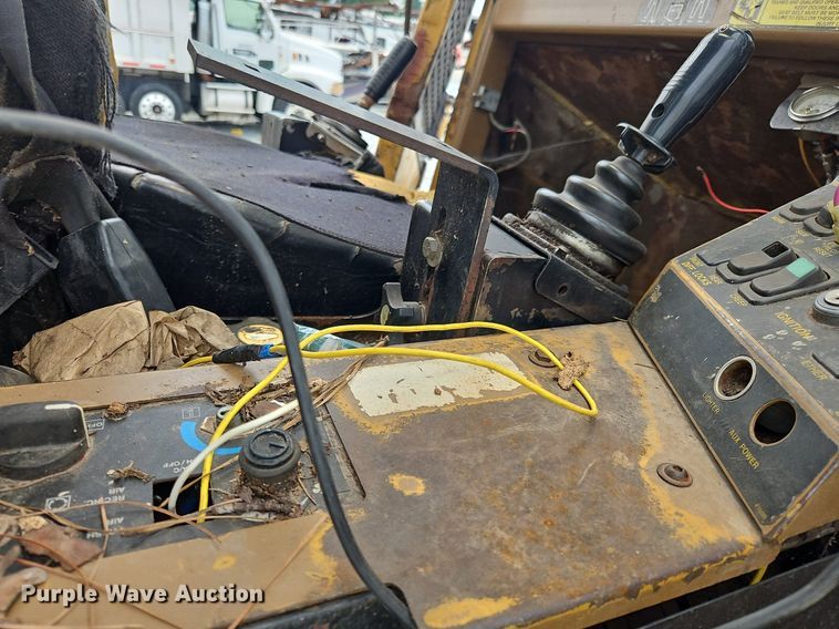 image for item OJ9793 2002 Tigercat 720C feller buncher