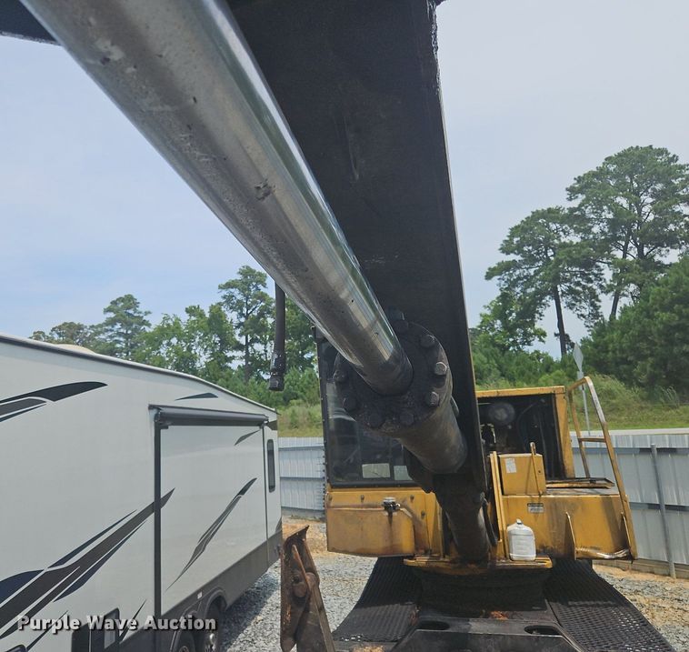 image for item OJ9794 Tigercat  240B log loader