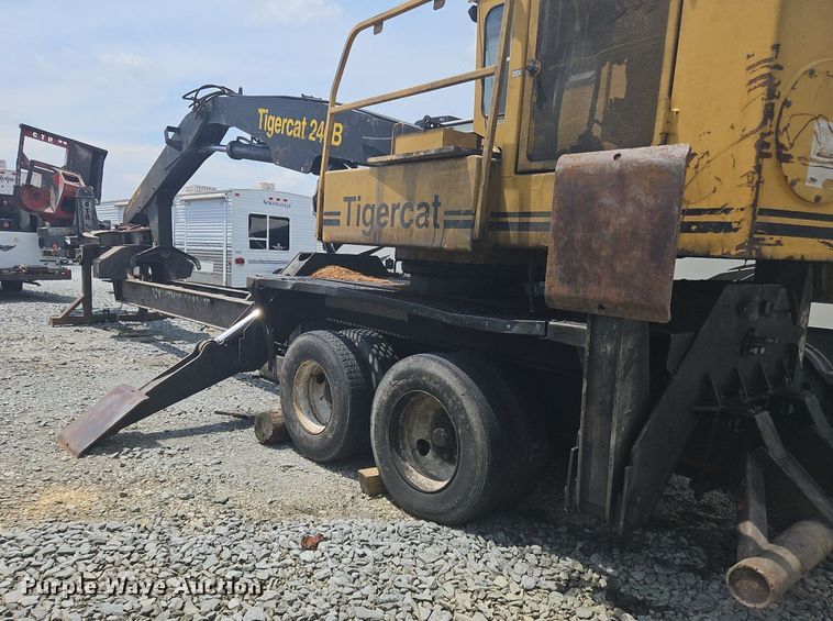 image for item OJ9794 Tigercat  240B log loader