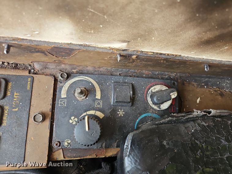 image for item OJ9794 Tigercat  240B log loader