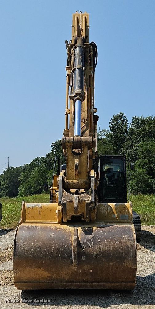 image for item OJ9799 2018 Caterpillar  349FL excavator
