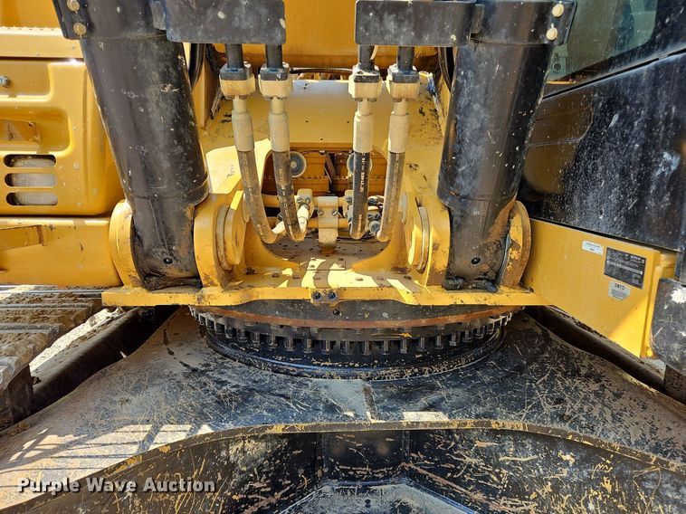 image for item OJ9799 2018 Caterpillar  349FL excavator