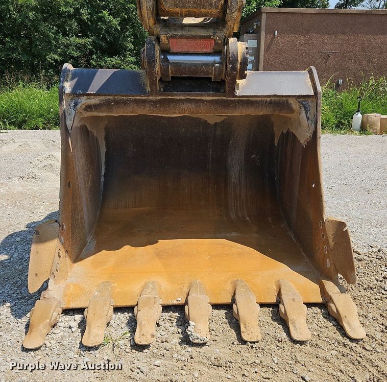 image for item OJ9799 2018 Caterpillar  349FL excavator