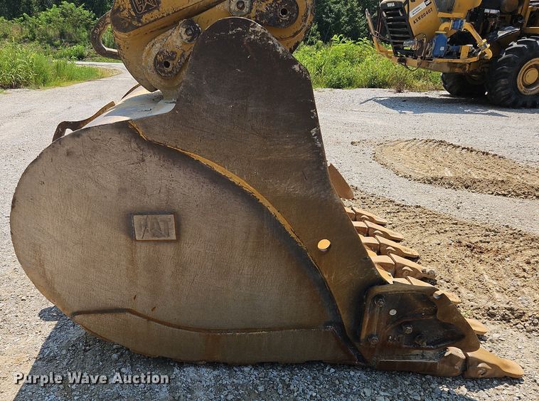 image for item OJ9799 2018 Caterpillar  349FL excavator